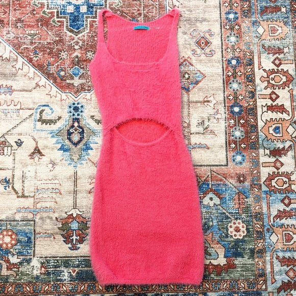Fuzzy Pink Mini Sweater Dress with Cut Out Size M - Picture 1 of 6